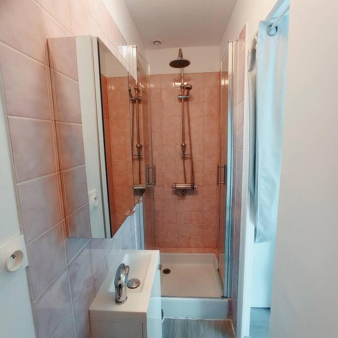 Shower, Bathroom