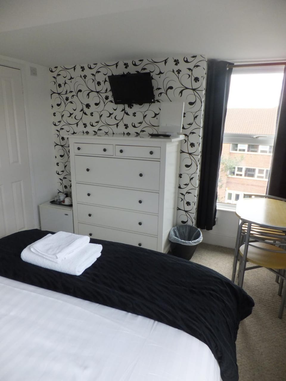 Day, Decorative detail