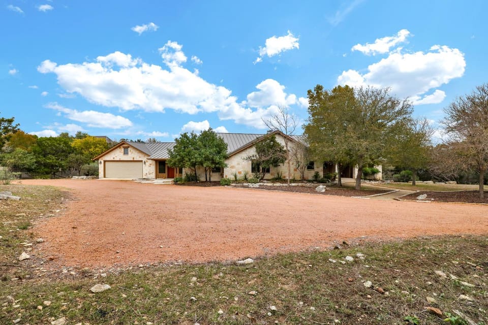 Ridge - A Birdy Vacation Rental House in Kerrville