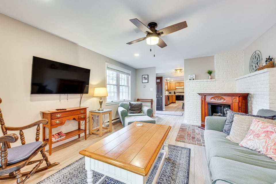 Tranquil Ogunquit Condo: Walk to Beach & Marina! House in Ogunquit