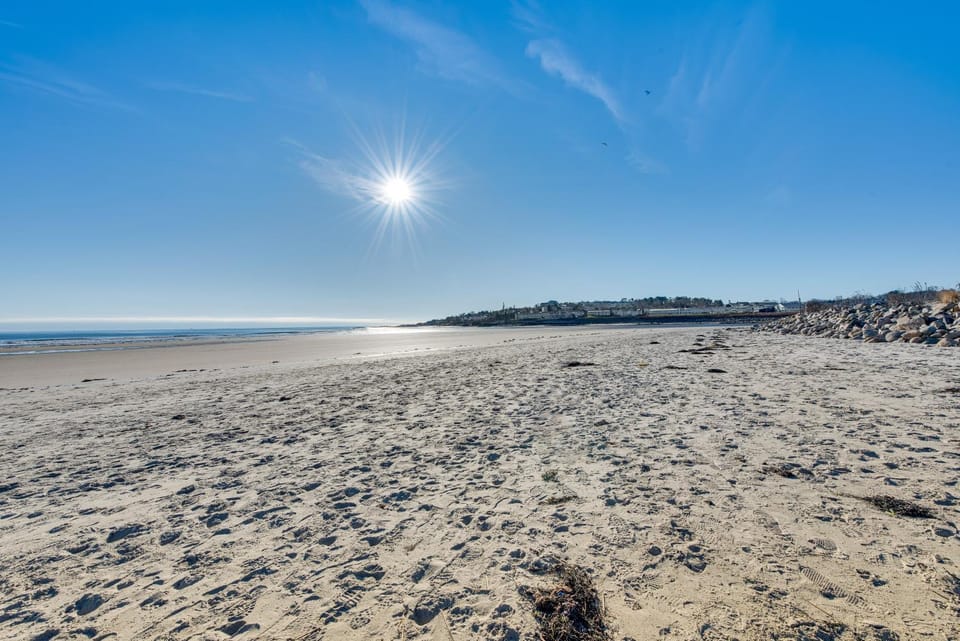Tranquil Ogunquit Condo: Walk to Beach & Marina! House in Ogunquit