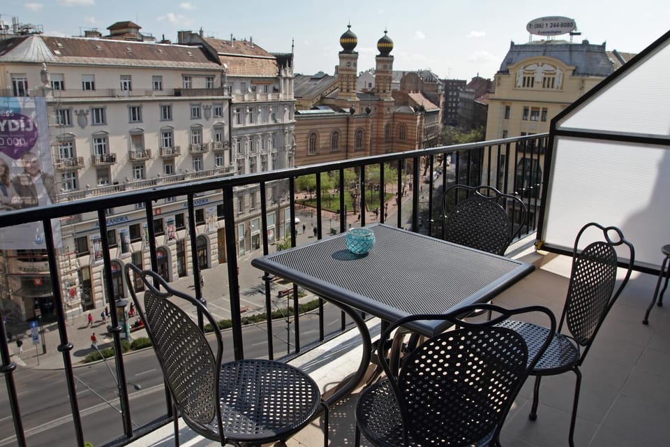 Balcony/Terrace, City view, Landmark view