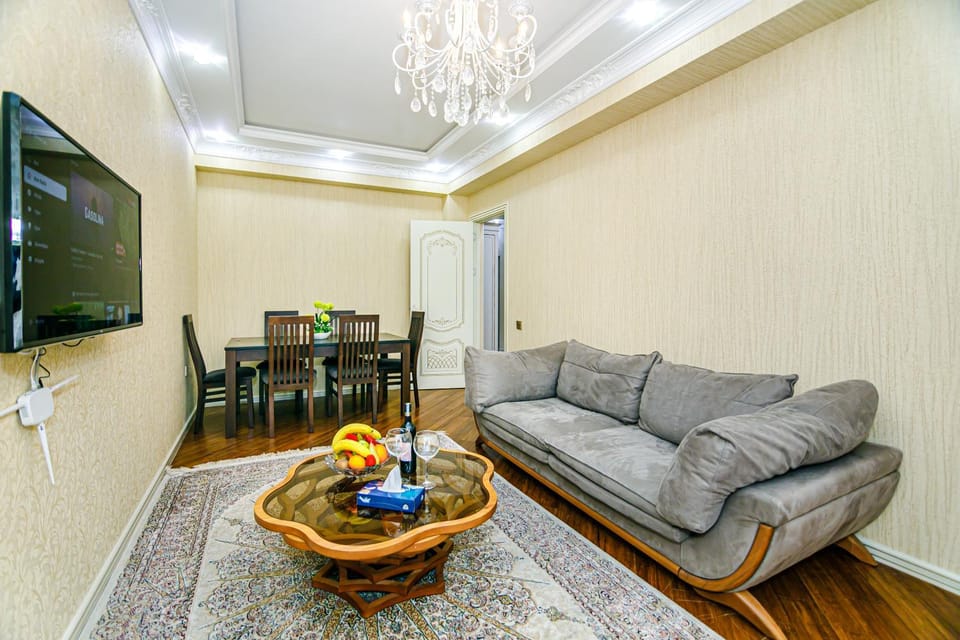 Communal lounge/ TV room, TV and multimedia, Living room, Seating area, Dining area