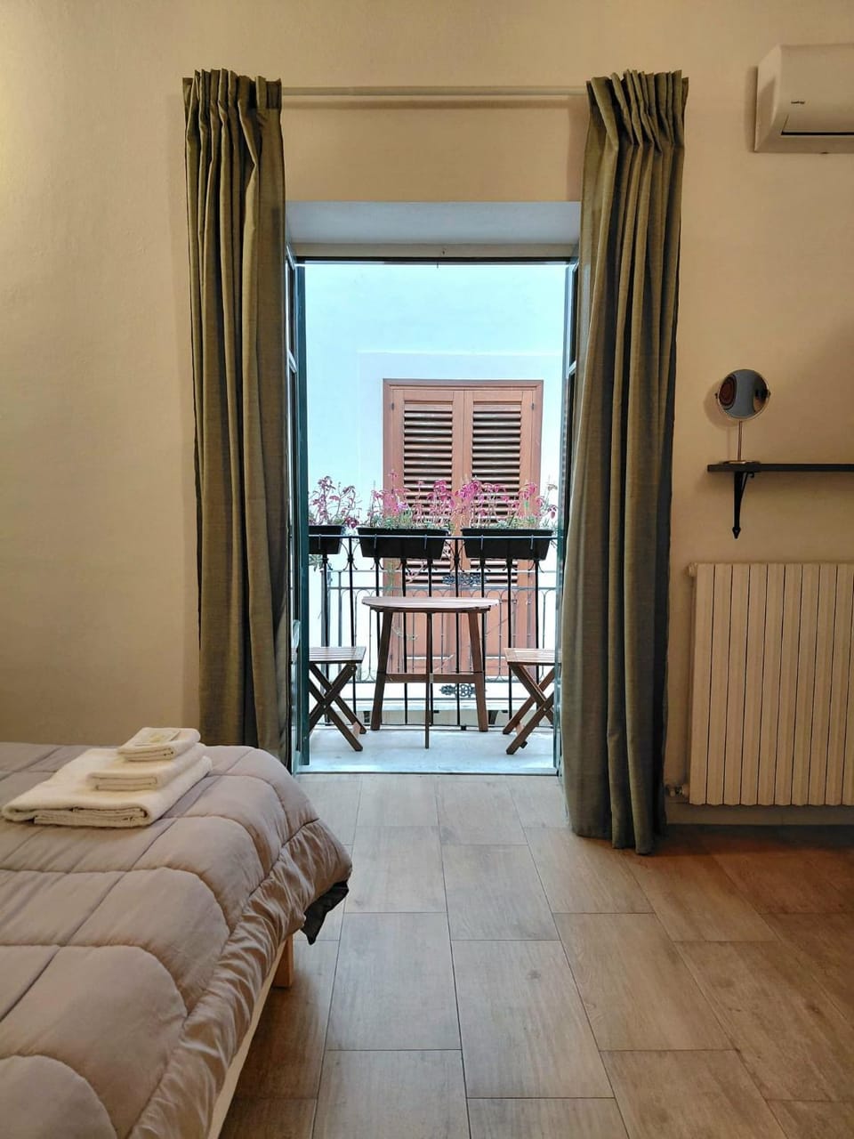 Balcony/Terrace, Photo of the whole room, Bedroom