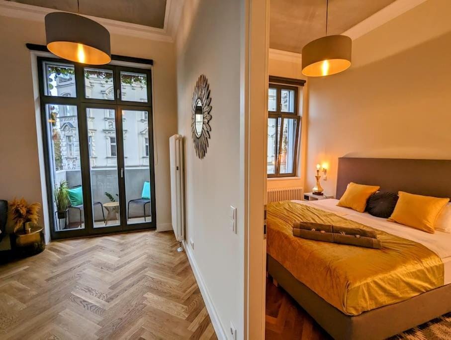 Bed, Bedroom