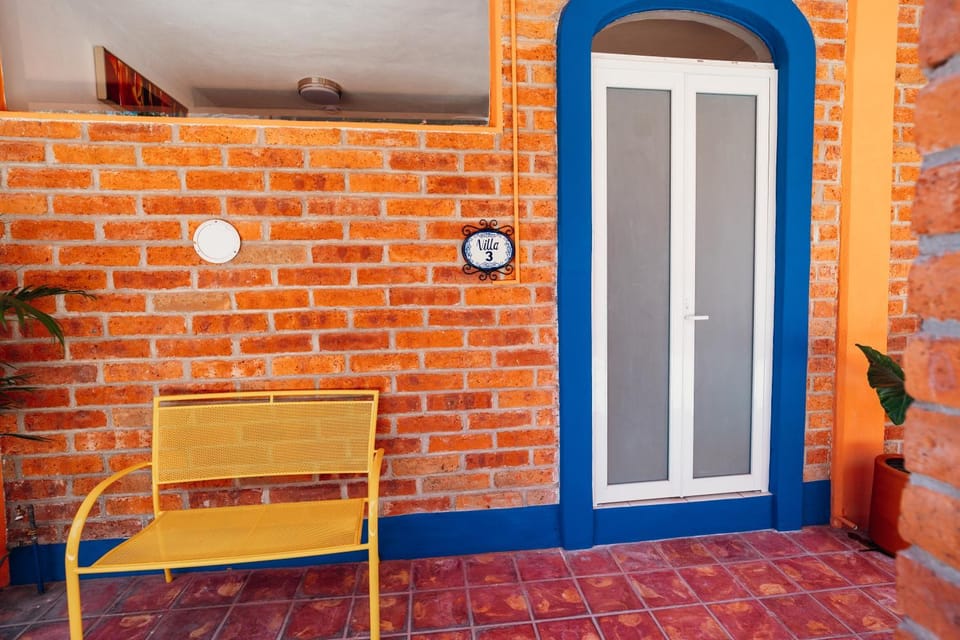 Patio, Facade/entrance
