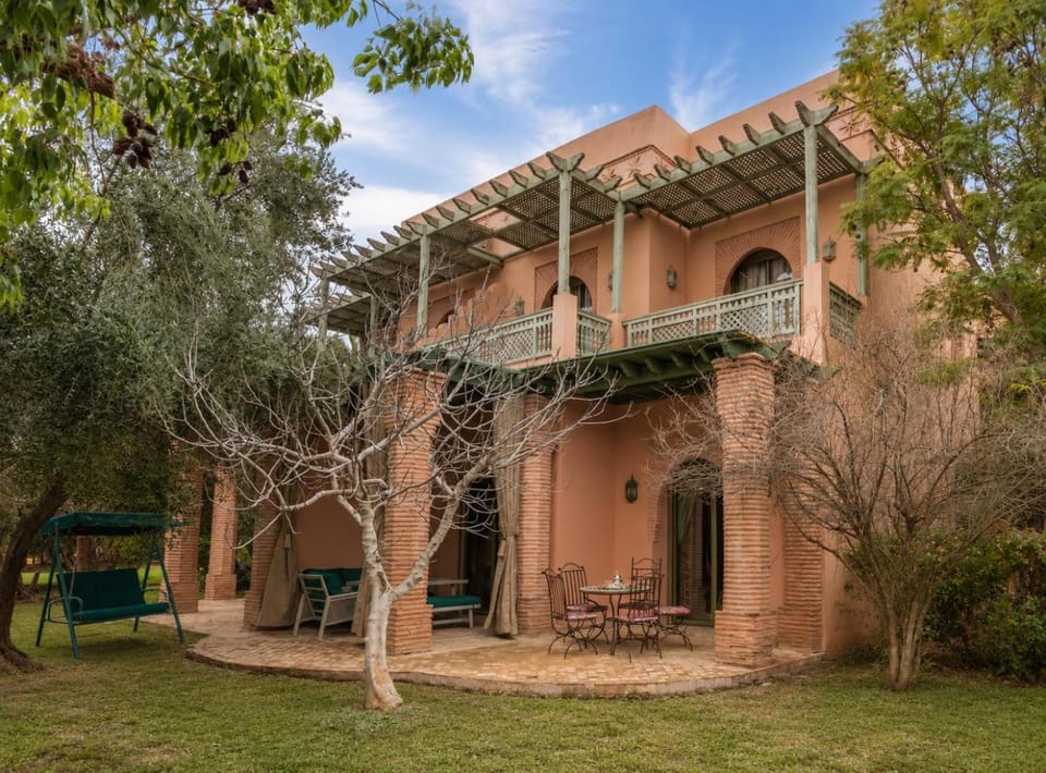 Property building, Patio, Spring, Day, Garden, View (from property/room), Balcony/Terrace, Garden view