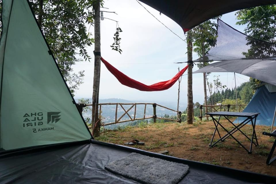 ZOYA HILLS Luxury tent in Cisarua