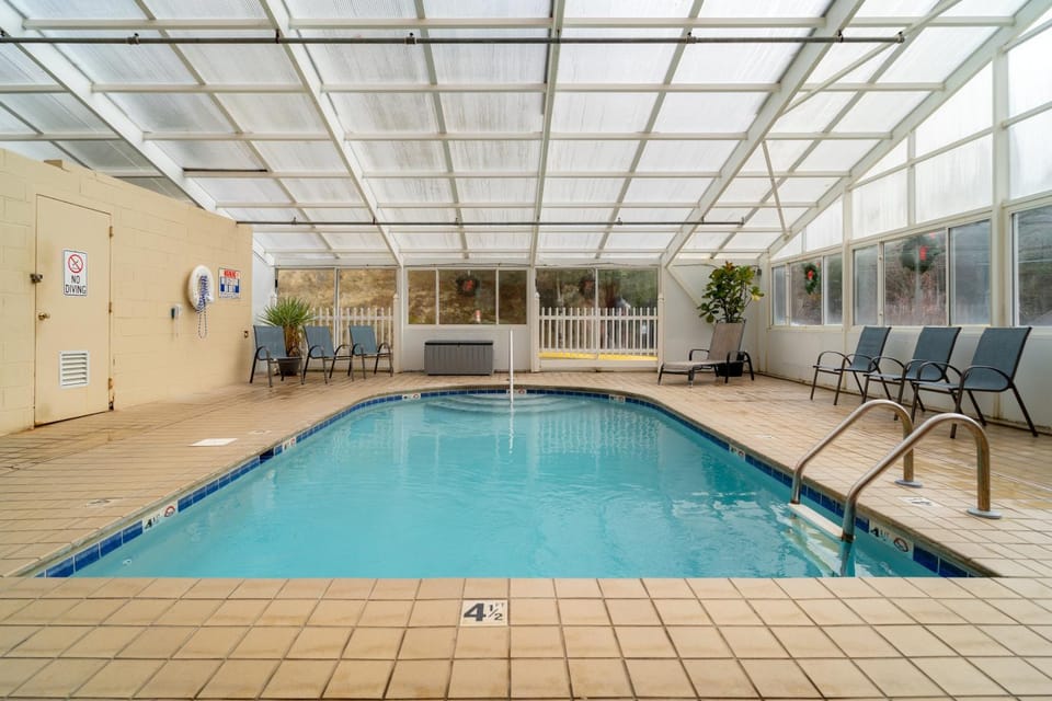 Condo in Gatlinburg very peaceful - 10 min Walk to Main Strip Apartment hotel in Gatlinburg