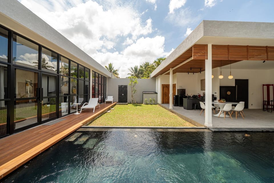 Property building, Patio, Garden, Garden, Pool view, Swimming pool