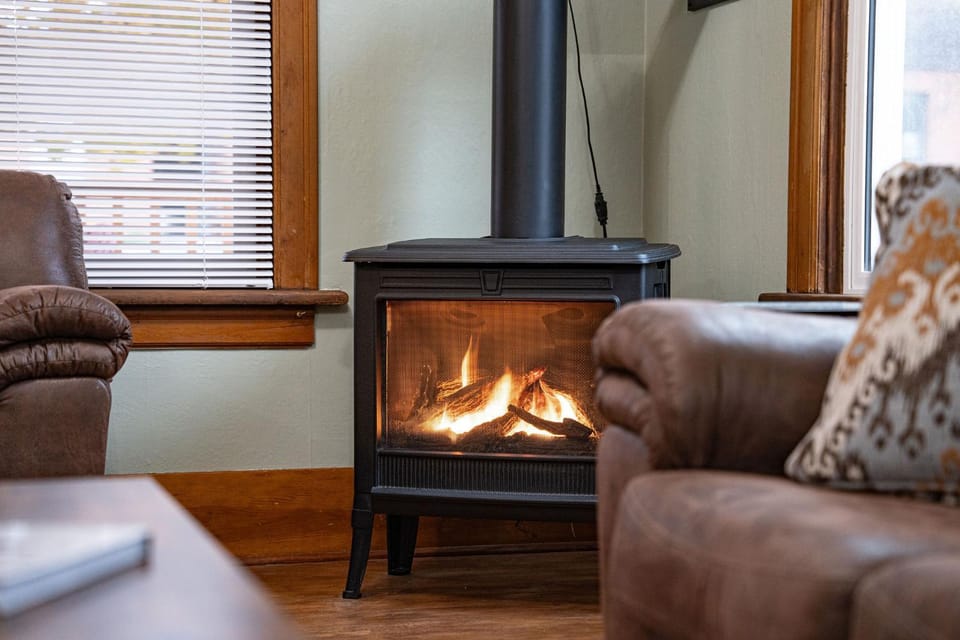 Living room, fireplace