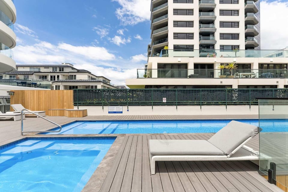 Oceanside Sunset Views Apartment in Bay Of Plenty