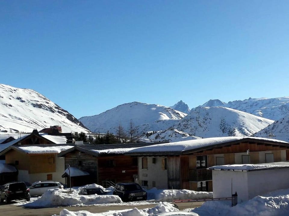 2 pièces cabine 6 pers, balcon sud - Alpe d'Huez - FR-1-405-349 Cabin in Huez