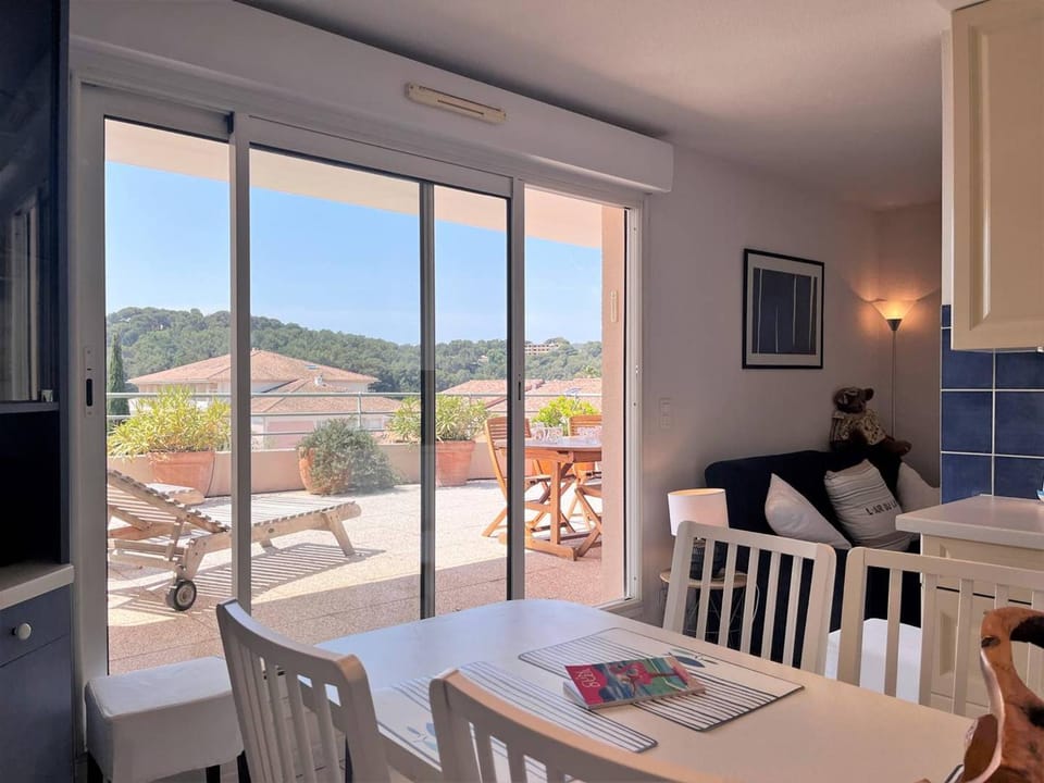 Appartement 2P avec Piscine, Clim, Parking - Le Lavandou - FR-1-251-511 Apartment in Le Lavandou