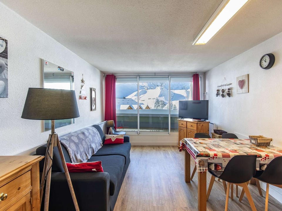 Studio cabine 5 pers, balcon, cuisine équipée, casier à ski - FR-1-404-351 Cabin in Occitanie