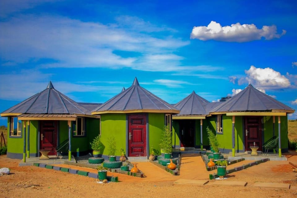 Amanya 3-Bedroom Hut Amboseli House in Kenya