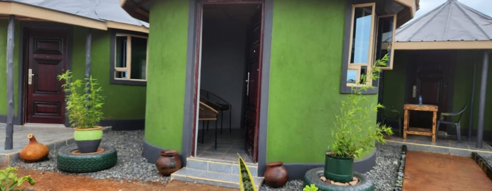 Property building, Restaurant/places to eat