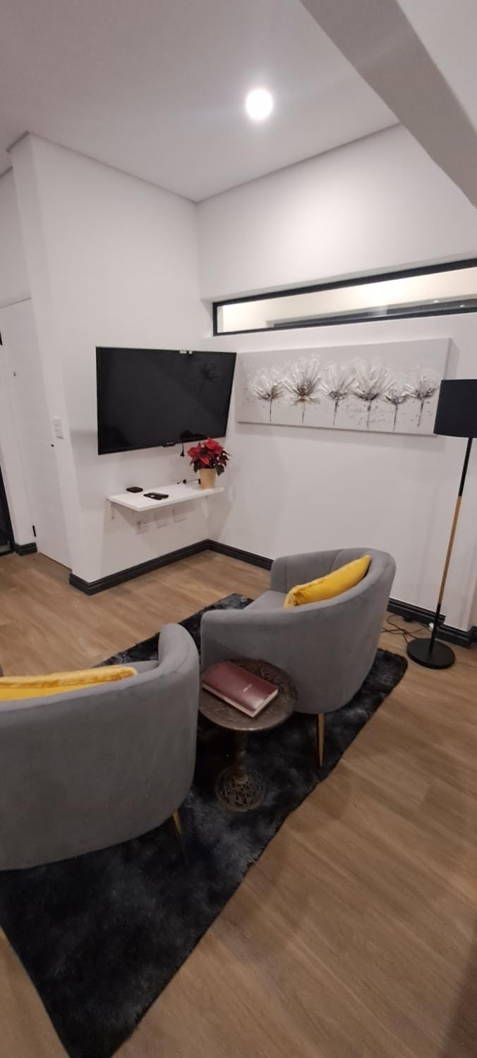 TV and multimedia, Seating area