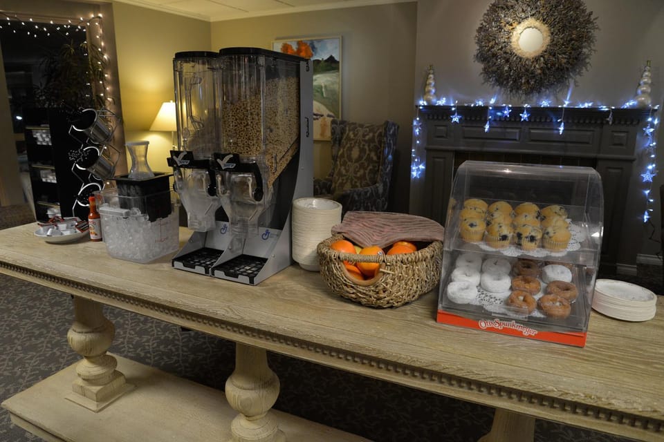 Continental breakfast, Buffet breakfast