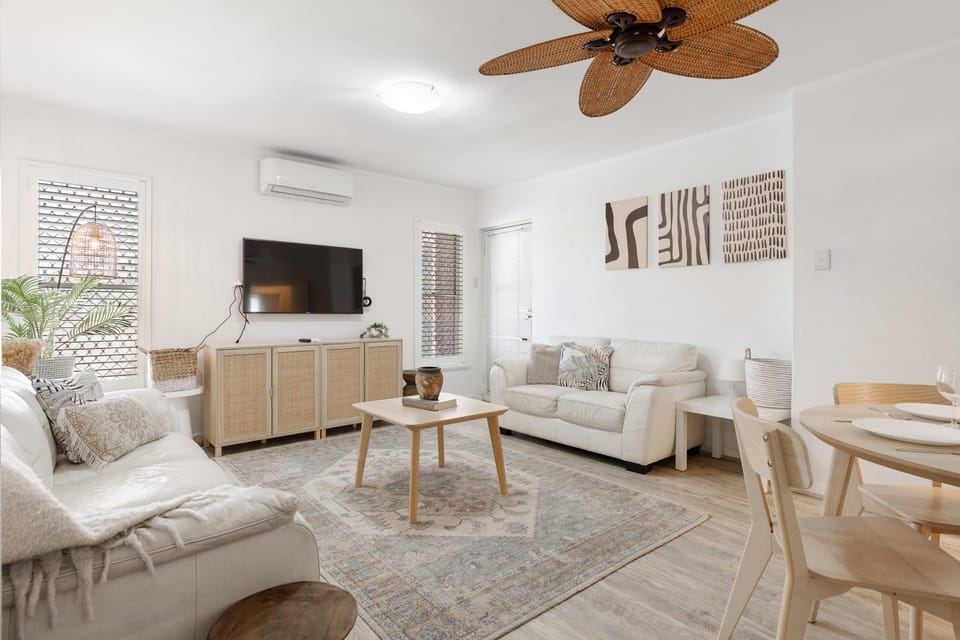 TV and multimedia, Living room, Decorative detail