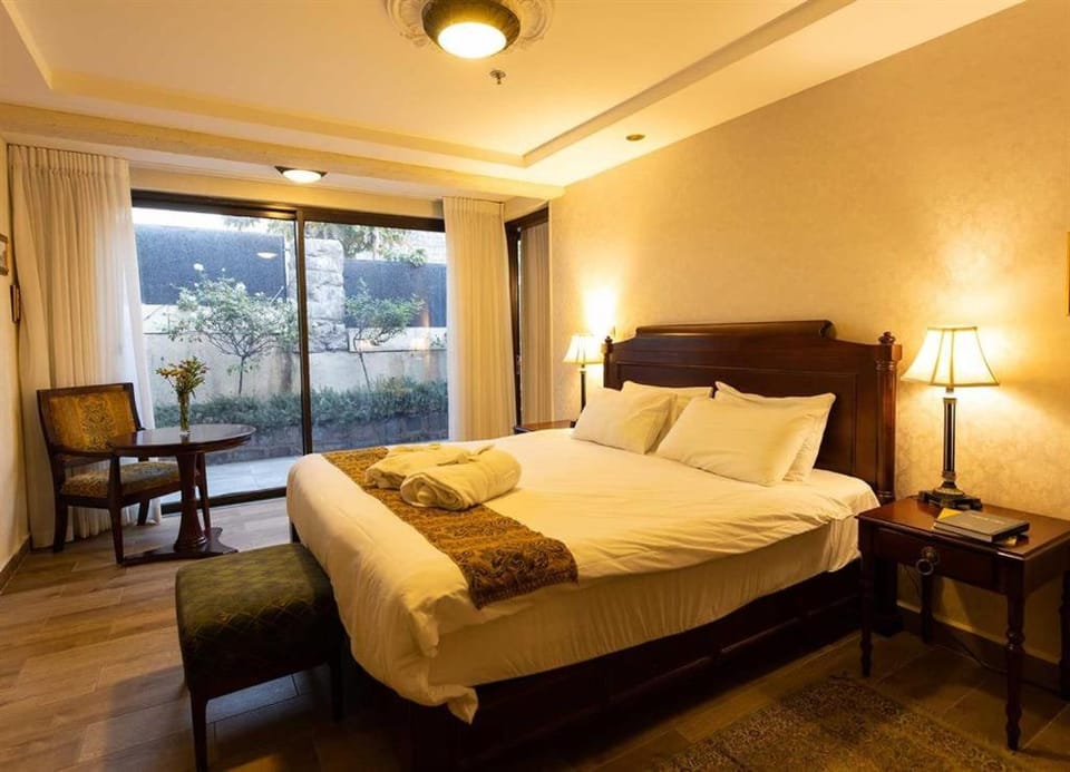 Bed, Living room, Bedroom