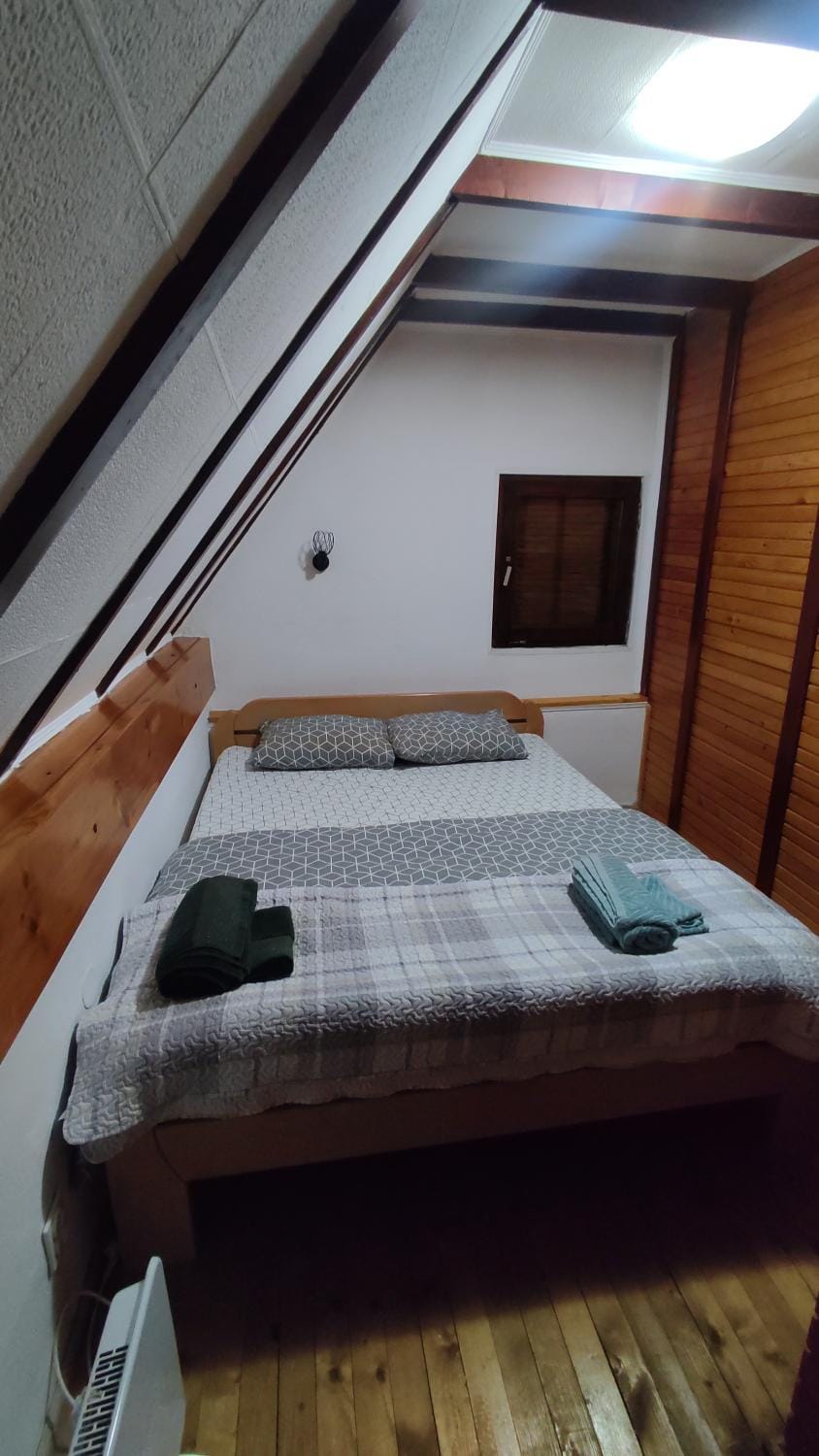 Vikendica Zlatni Hrast Jahorina Pale House in Federation of Bosnia and Herzegovina