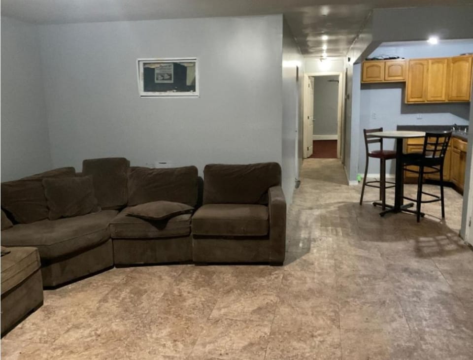 Kitchen or kitchenette, Living room, Seating area, Dining area