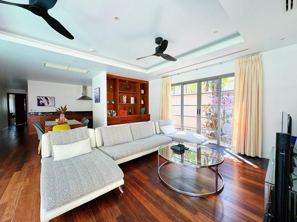 Wonderful 3br 380sqm Pool Villa Walk To Bangtao Beach and Catch club Villa in Choeng Thale