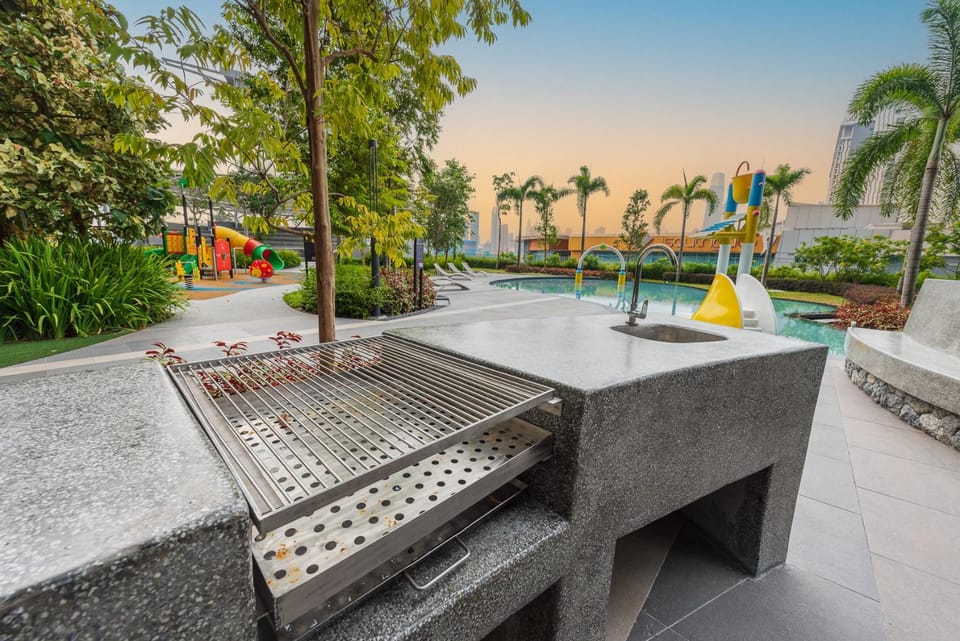 Property building, Day, BBQ facilities, Garden, Evening entertainment, Garden view, Pool view, Swimming pool, sunbed