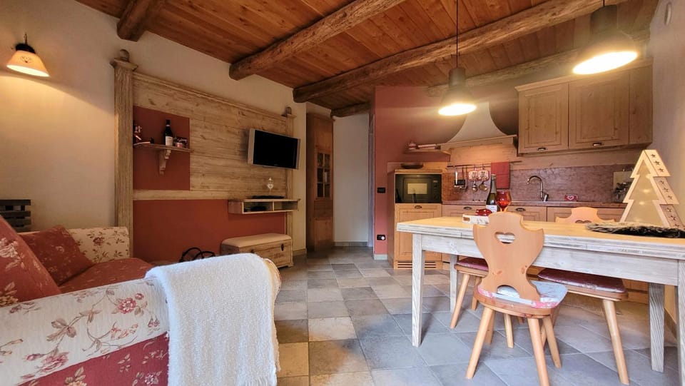 Baita 3 lovely & central Sauze Chalet in Sauze d'Oulx