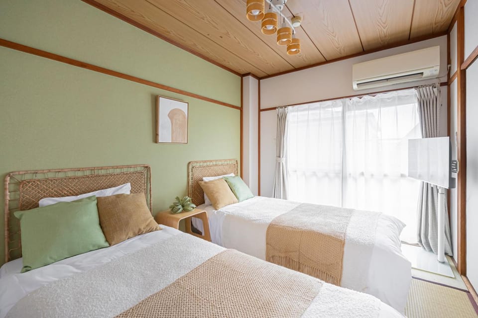 Bed, Bedroom, air conditioner