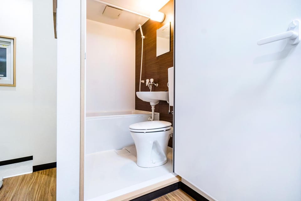 Shinjuku Ryokan Retreat丶Local Tokyo Experience & Short Trips Hub丶walk to Shinjuku station Y05C Apartment in Shinjuku