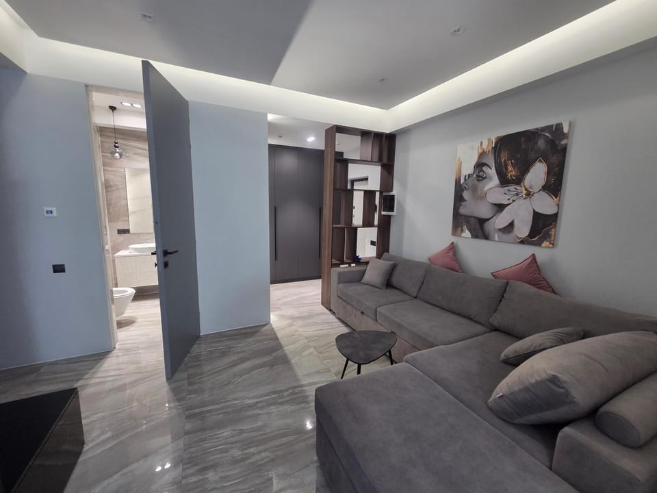 Modern New and Performance with Parking Center Apartment in Chișinău