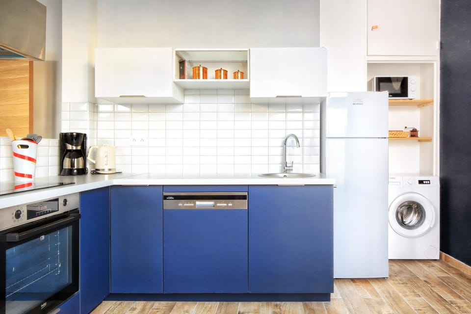 Kitchen or kitchenette, stove