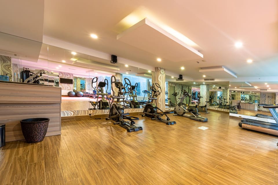 Property building, Fitness centre/facilities, Fitness centre/facilities, Decorative detail