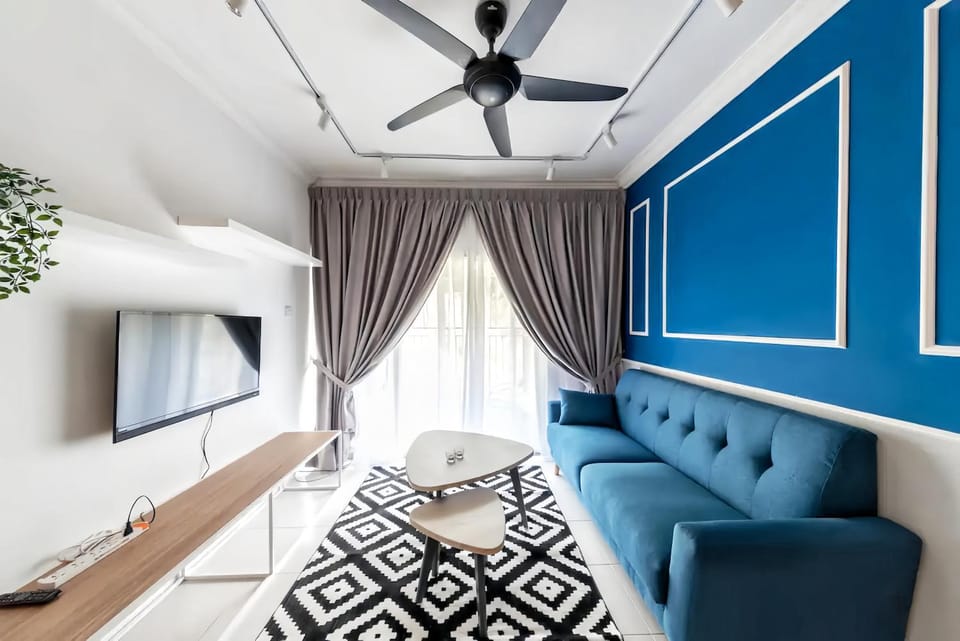 TV and multimedia, Living room, Seating area, fireplace
