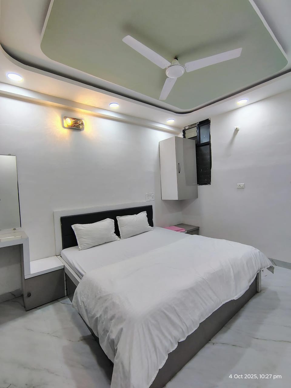 Leela Home stay Indore - Marigold - One BHK with large balcony Apartment in India