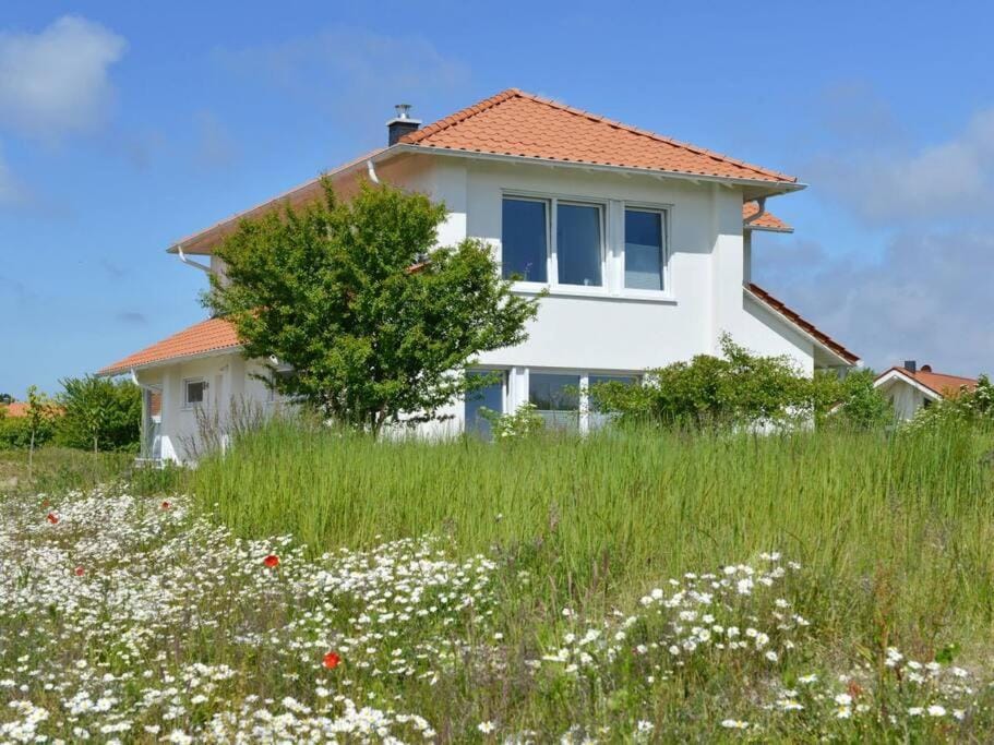 Villa Schwalbennest House in Mecklenburg-Vorpommern, Germany