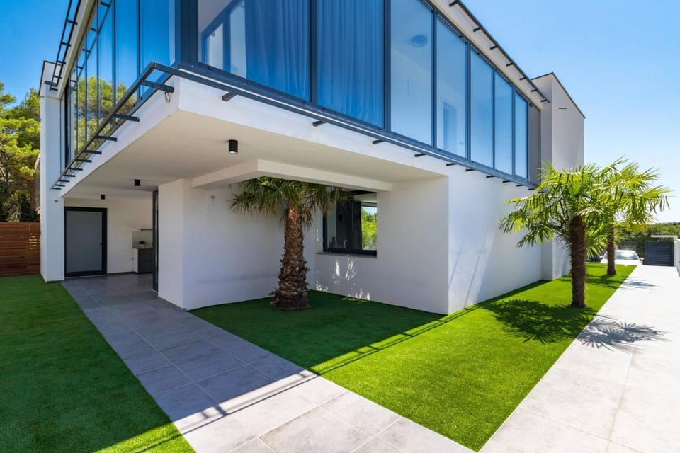 Modern Villa Miaa -32 m2 pool, 4 en-suite bedrooms Villa in Medulin