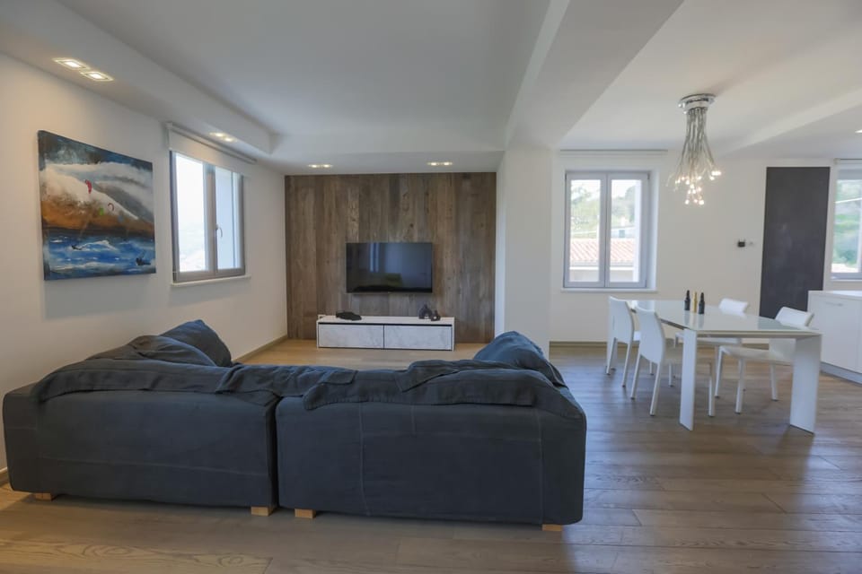 TV and multimedia, Living room