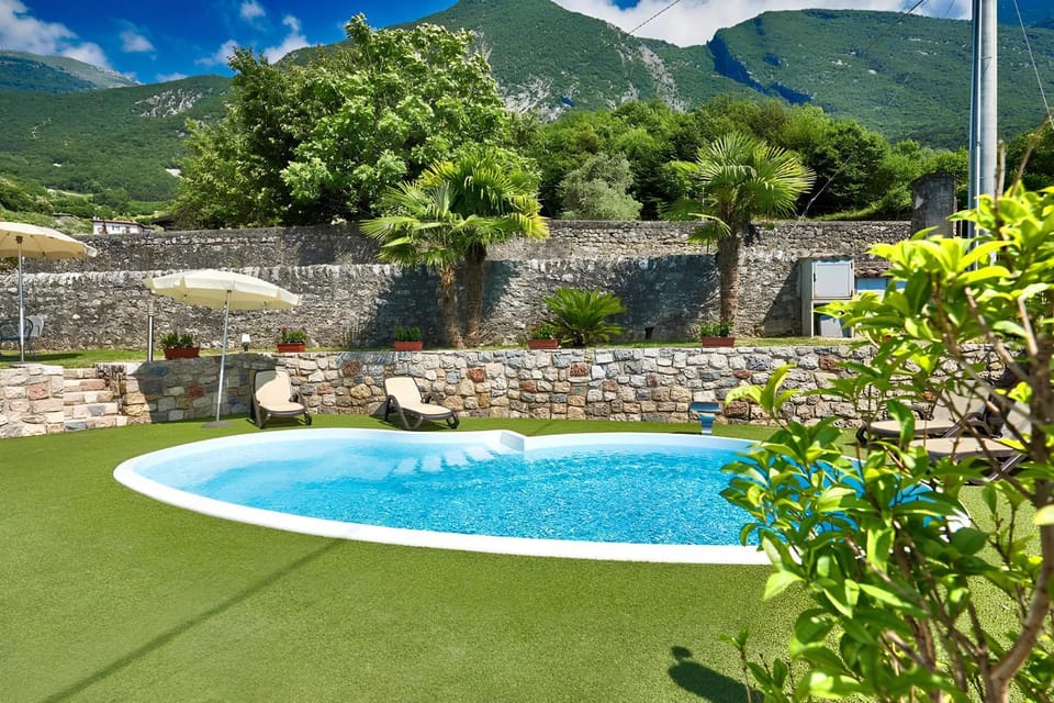 Property building, Garden, Garden view, Swimming pool, Swimming pool
