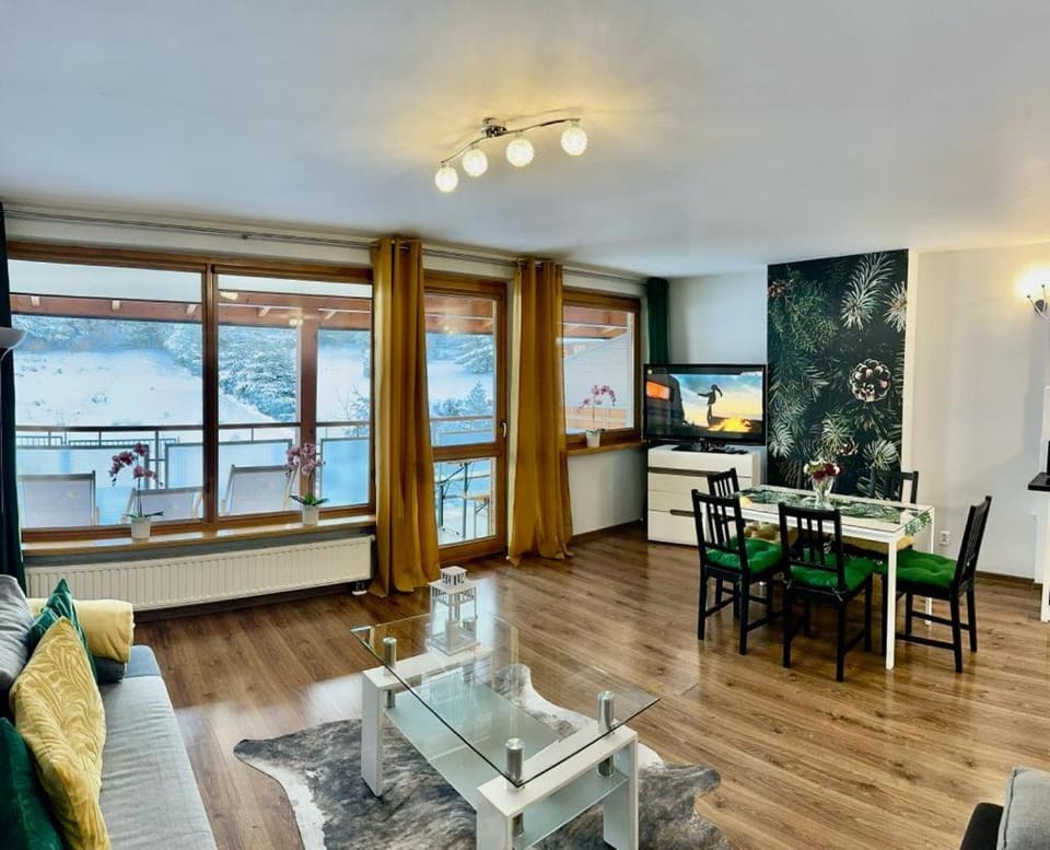 Apartament Morskie Oko ApartamentyZakopianskie Basen Sauna Jacuzzi Apartment in Zakopane