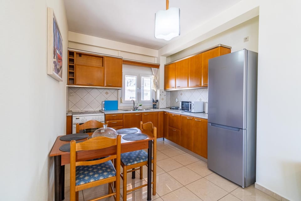 Kitchen or kitchenette, Dining area, oven, stove