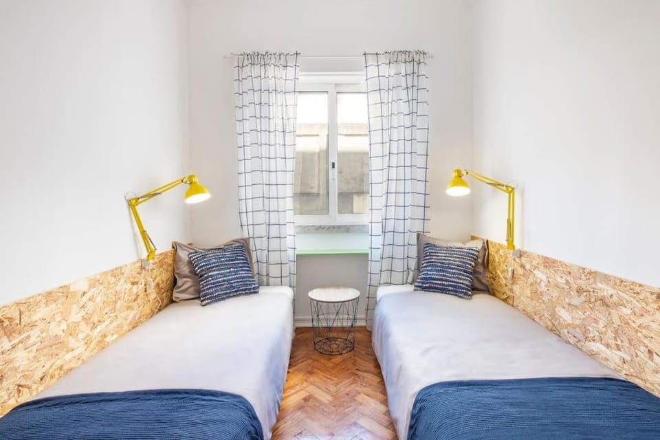 LISBON STORYTELLERS - Terrace by the River Apartment in Lisbon