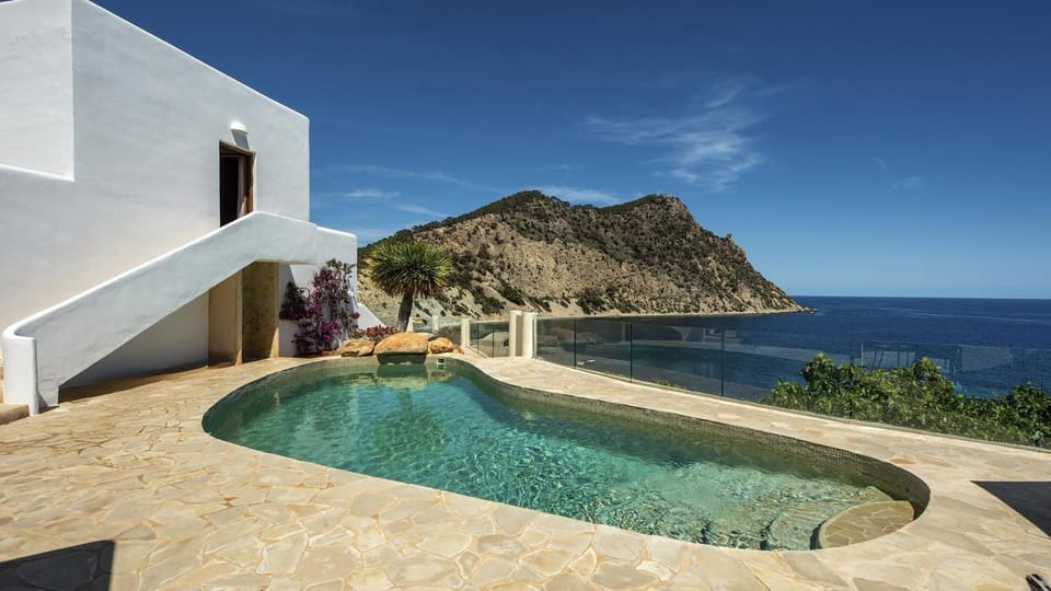 Day, Natural landscape, Mountain view, Swimming pool