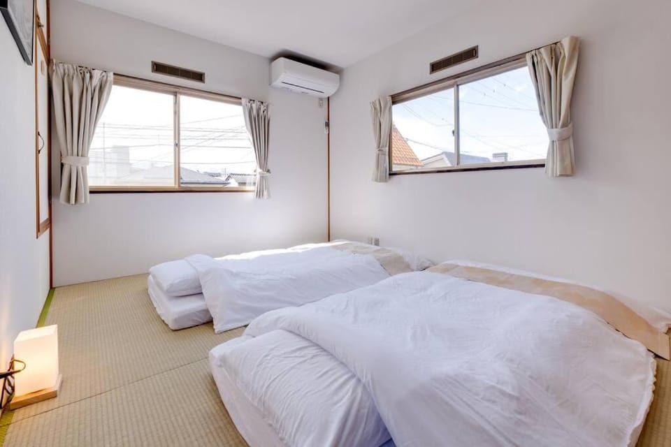 Bedroom, air conditioner