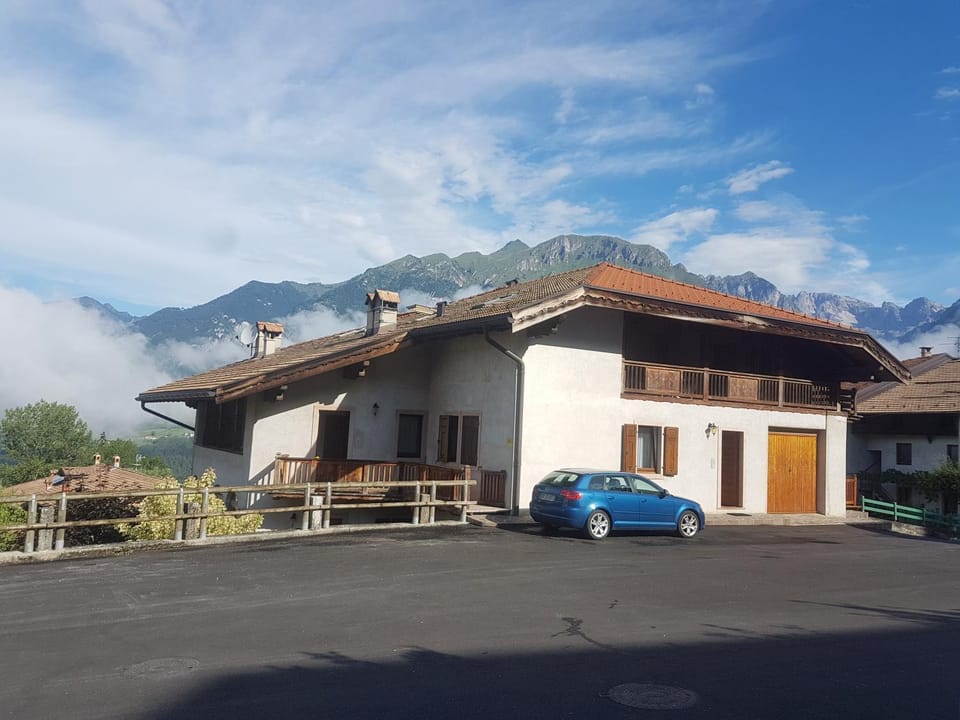 Property building, Natural landscape, Parking