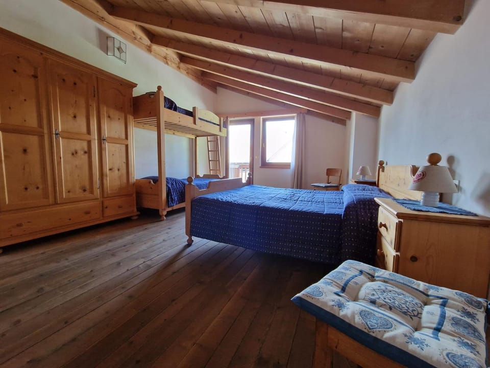 Bed, Photo of the whole room, Bedroom, bunk bed, wardrobe