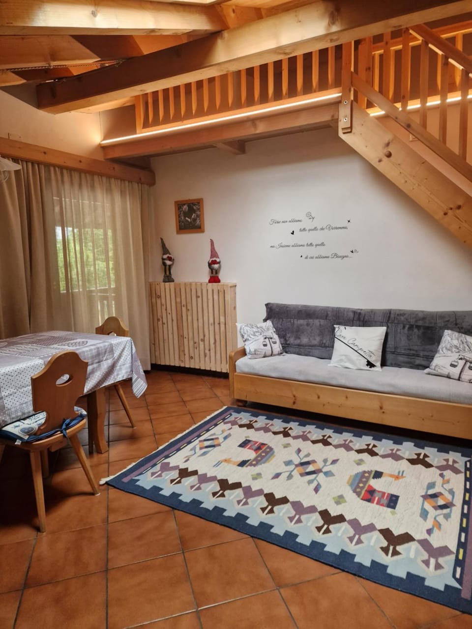 Living room, Photo of the whole room, Seating area