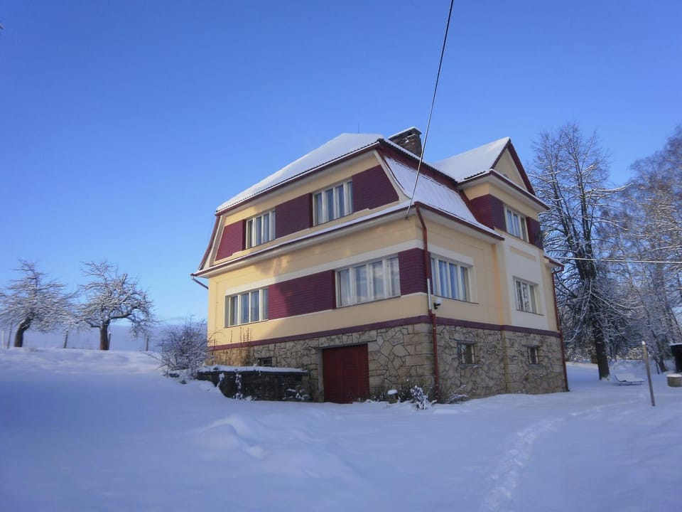 Facade/entrance, Winter